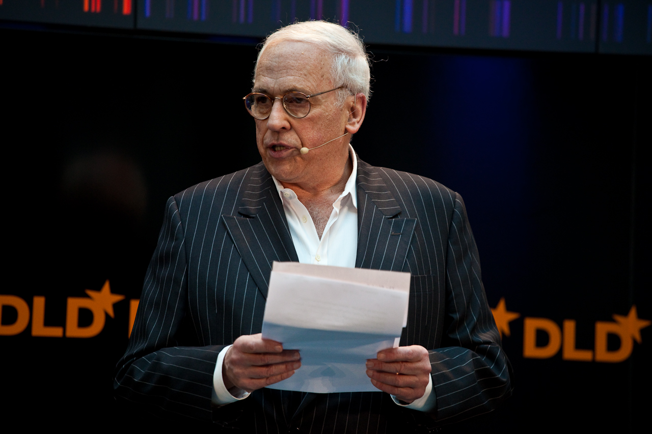 INDIGNACIÓN MUNDIAL: EL CORREO DE JOHN BROCKMAN A EPSTEIN SOBRE “UNA DOCENA DE NIÑAS HERMOSAS DE UN AÑO”